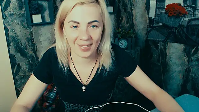 EmmaCat  online show from December 17, 6:23 pm