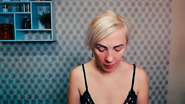 EmmaCat  online show from October 4, 8:42 am