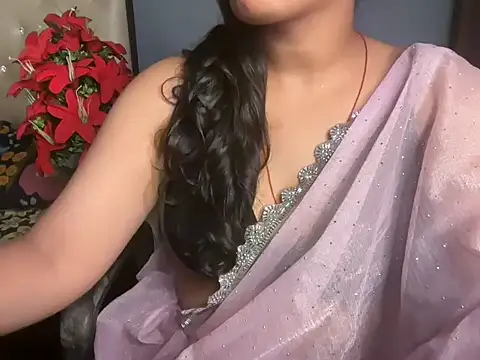 Snapshot of Reena_R chatting on September 14, 12:47 pm Reena R online show from September 14, 12:47 pm