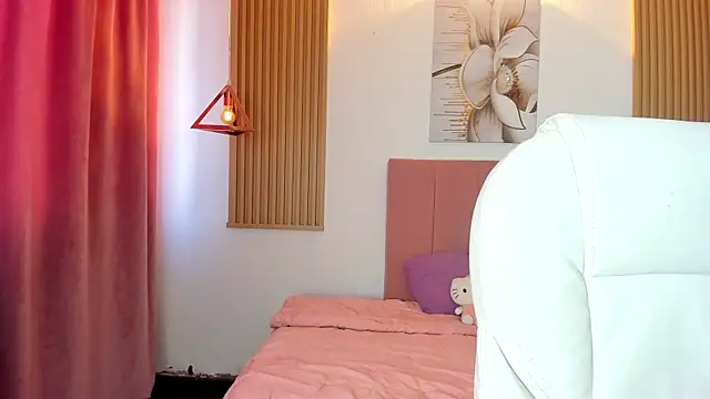 KoraRousee online show from October 23, 1:06 pm