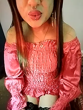 Cutie-Whiskey1 online show from December 14, 9:37 am