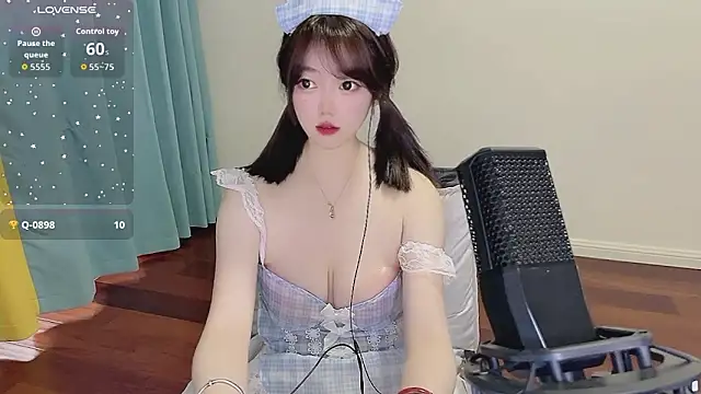 Lucky Cici online show from December 21, 12:15 am