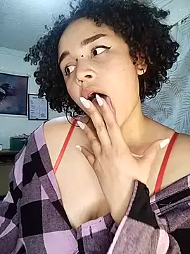 Snapshot of Julie_wallace chatting on October 11, 8:44 pm Julie wallace online show from October 11, 8:44 pm