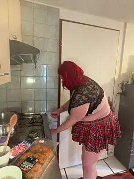 rosebratcat   online show from May 11, 4:04 pm