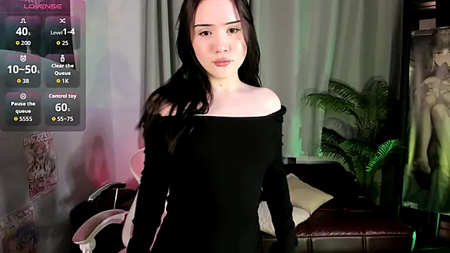 Snapshot of _spicygirl chatting on October 12, 1:35 pm  spicygirl online show from October 12, 1:35 pm