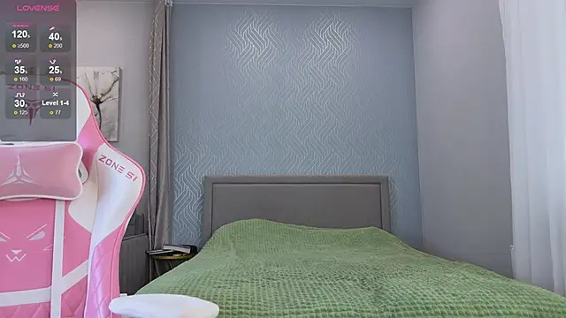 Snapshot of Madison_Davies_ chatting on October 8, 5:23 am Madison Davies  online show from October 8, 5:23 am
