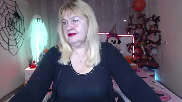 EmmaEllison online show from November 5, 7:35 am