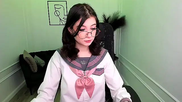 Snapshot of MeLLSawertyq chatting on October 14, 7:49 pm MeLLSawertyq online show from October 14, 7:49 pm