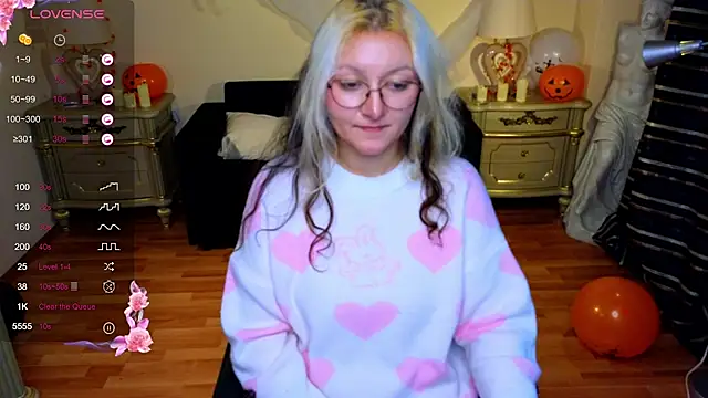 JuicyLullu online show from October 21, 11:36 am