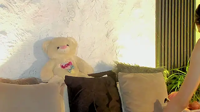 joselin rouse online show from December 15, 12:10 pm