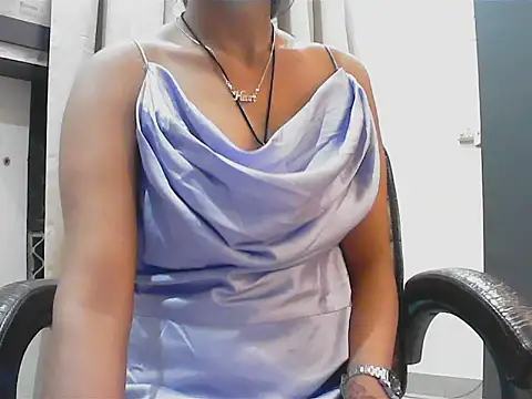 short girl  online show from September 28, 9:31 pm