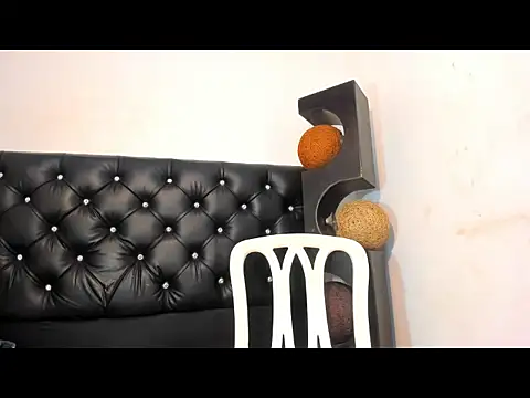 valeriapinkxx online show from April 8, 1:24 pm