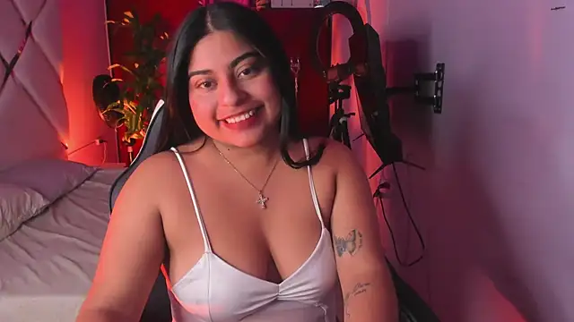Snapshot of TifanieJones chatting on September 14, 6:33 am TifanieJones online show from September 14, 6:33 am