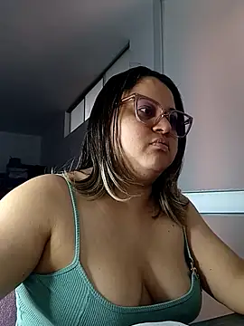 Snapshot of Chiki_hot92 chatting on October 13, 7:05 pm Chiki hot92 online show from October 13, 7:05 pm