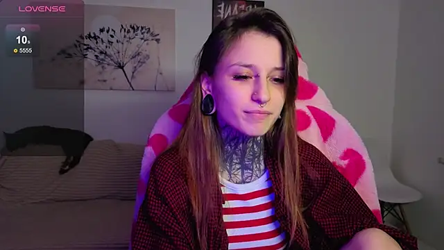 LilithPoison online show from September 24, 5:45 pm