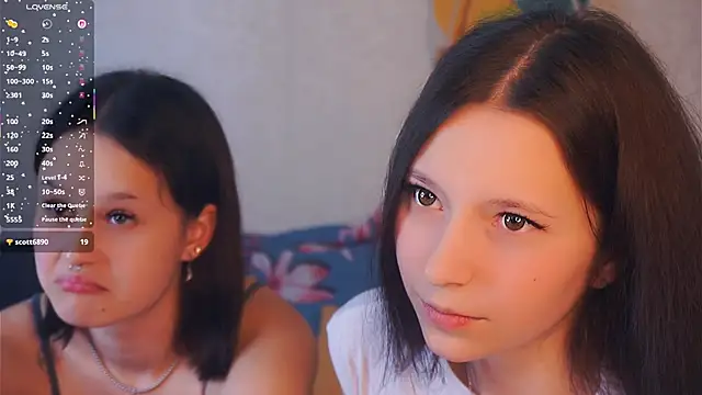 GabrielleLynchard online show from October 24, 7:43 pm