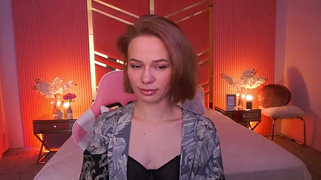 ShyySiren online show from June 6, 7:36 am