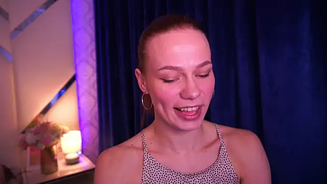 ShyySiren online show from April 9, 2:00 pm