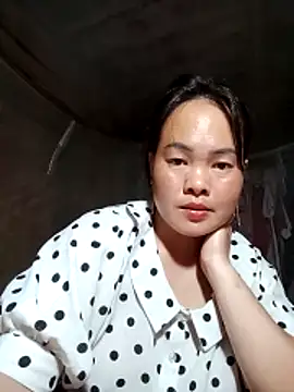 emilyzz online show from April 7, 11:56 am