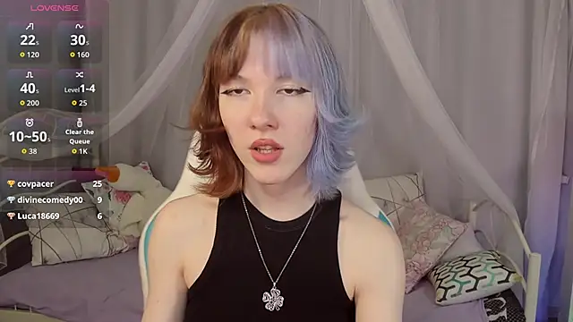 Snapshot of JessieRich chatting on October 13, 10:45 pm JessieRich online show from October 13, 10:45 pm