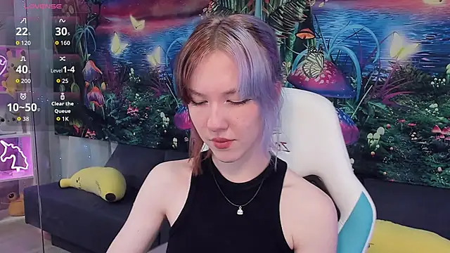Snapshot of JessieRich chatting on October 1, 7:19 pm JessieRich online show from October 1, 7:19 pm