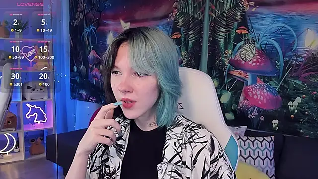 Snapshot of JessieRich chatting on September 20, 8:45 am JessieRich online show from September 20, 8:45 am