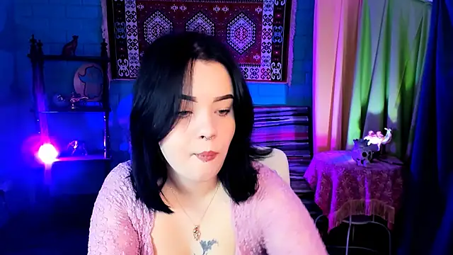 leslierowe  online show from November 21, 1:13 pm