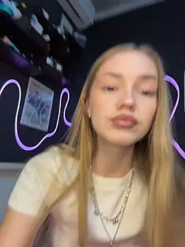 MilaMoone online show from March 6, 12:44 pm