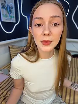MilaMoone online show from May 30, 12:25 pm