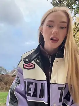 MilaMoone online show from November 13, 1:10 pm