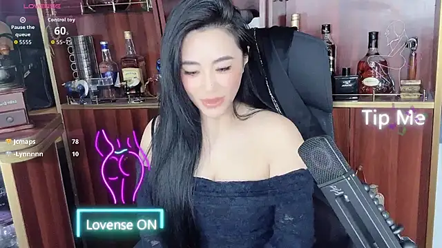 Snapshot of A-Lin-666 chatting on October 9, 10:08 am A-Lin-666 online show from October 9, 10:08 am