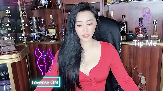 Snapshot of A-Lin-666 chatting on October 8, 6:18 am A-Lin-666 online show from October 8, 6:18 am