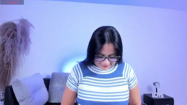 Snapshot of Megancoxx chatting on October 14, 11:57 am Megancoxx online show from October 14, 11:57 am