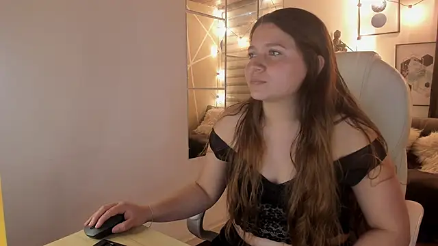Snapshot of sophiee09_ chatting on October 14, 3:25 pm sophiee09 online show from October 14, 3:25 pm