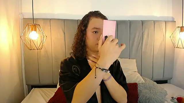 Snapshot of bycandy_ chatting on September 30, 1:50 pm bycandy online show from September 30, 1:50 pm