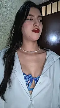 Emily-hottson online show from December 23, 5:00 am