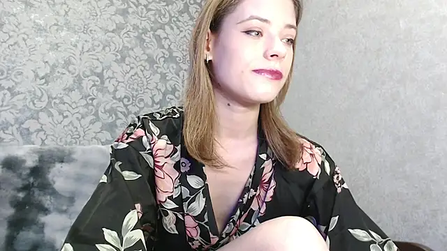 Kate  Loves online show from March 5, 8:37 pm