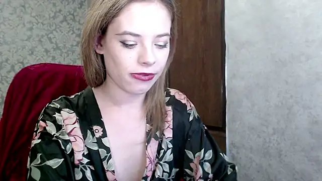 Kate  Loves online show from November 28, 9:29 pm