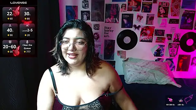 Roxy f w online show from April 17, 1:13 pm