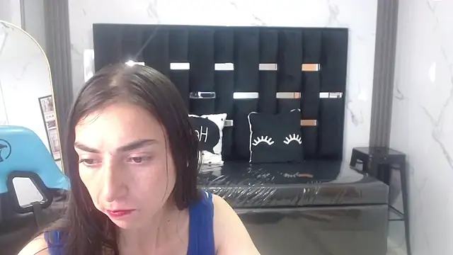 Snapshot of Maily_a_ chatting on October 8, 3:11 am Maily a online show from October 8, 3:11 am