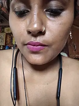 Jasmine Januja online show from May 18, 4:29 am