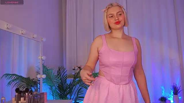 Amelia Wells online show from October 16, 4:59 am