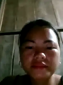 Snapshot of emly-xinh18 chatting on September 21, 12:59 pm emly-xinh18 online show from September 21, 12:59 pm