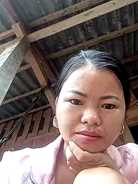 Snapshot of emly-xinh18 chatting on September 23, 11:36 pm emly-xinh18 online show from September 23, 11:36 pm