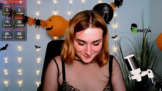 casey meow  online show from October 28, 9:59 am