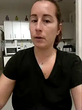 Snapshot of bichota85 chatting on October 5, 9:31 pm bichota85 online show from October 5, 9:31 pm