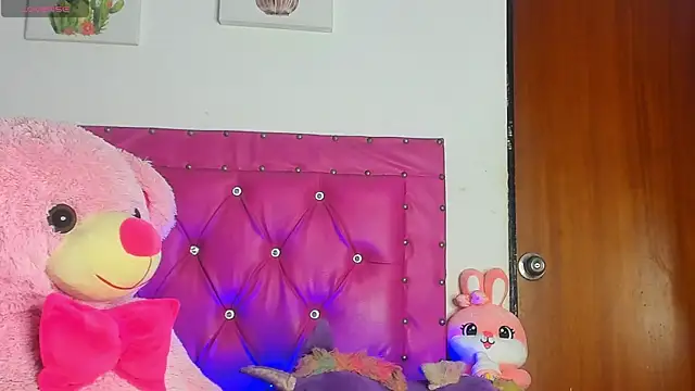 dahiiangomezz online show from October 3, 8:30 am