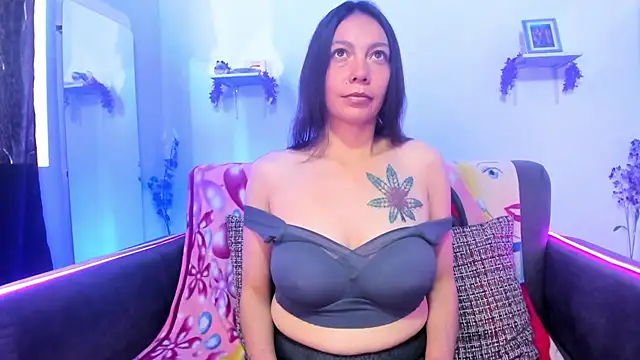 karlaaa   online show from January 14, 3:39 pm