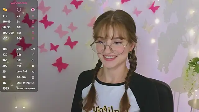 Snapshot of Katyaa_Lover chatting on October 3, 4:23 pm Katyaa Lover online show from October 3, 4:23 pm