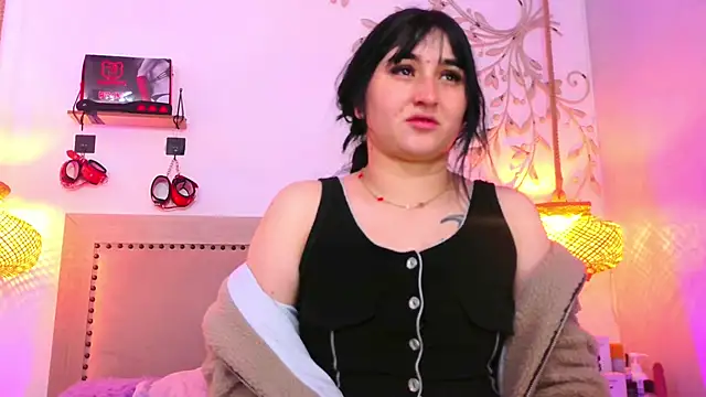 Daphnee-x online show from December 15, 10:20 am